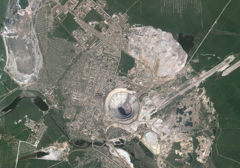 Illustration for article titled The entrance to hell is in the center of Asia and it's terrifying